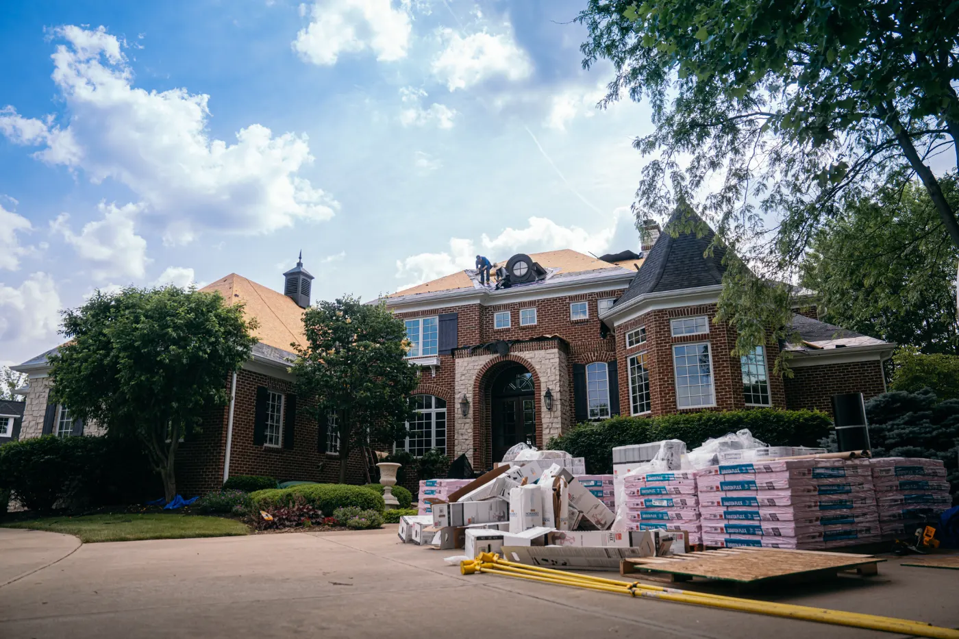 Manufacturer-certified roof installation in Prince's Lakes